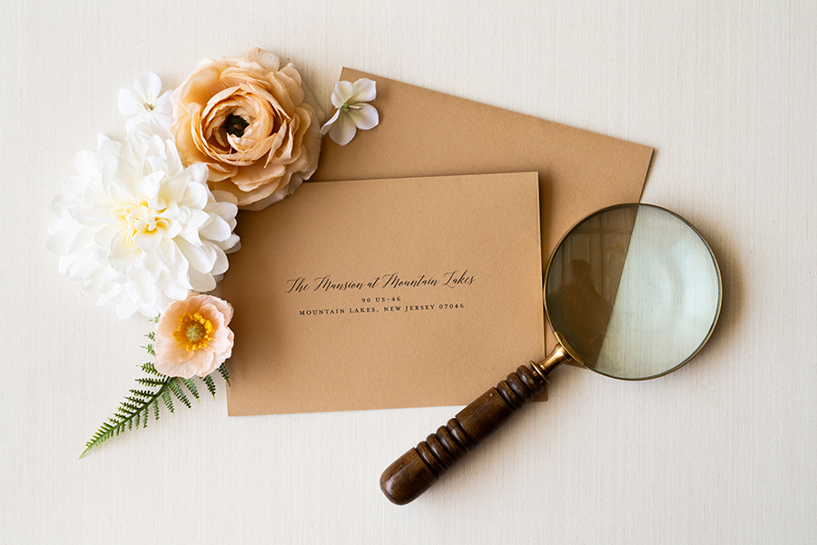 when to mail your wedding invitations | Lace and Belle