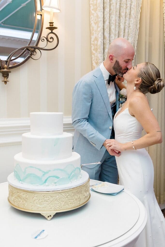Bride and groom cake cutting at Mallard Island Estate captured by Susan Elizabeth Weddings